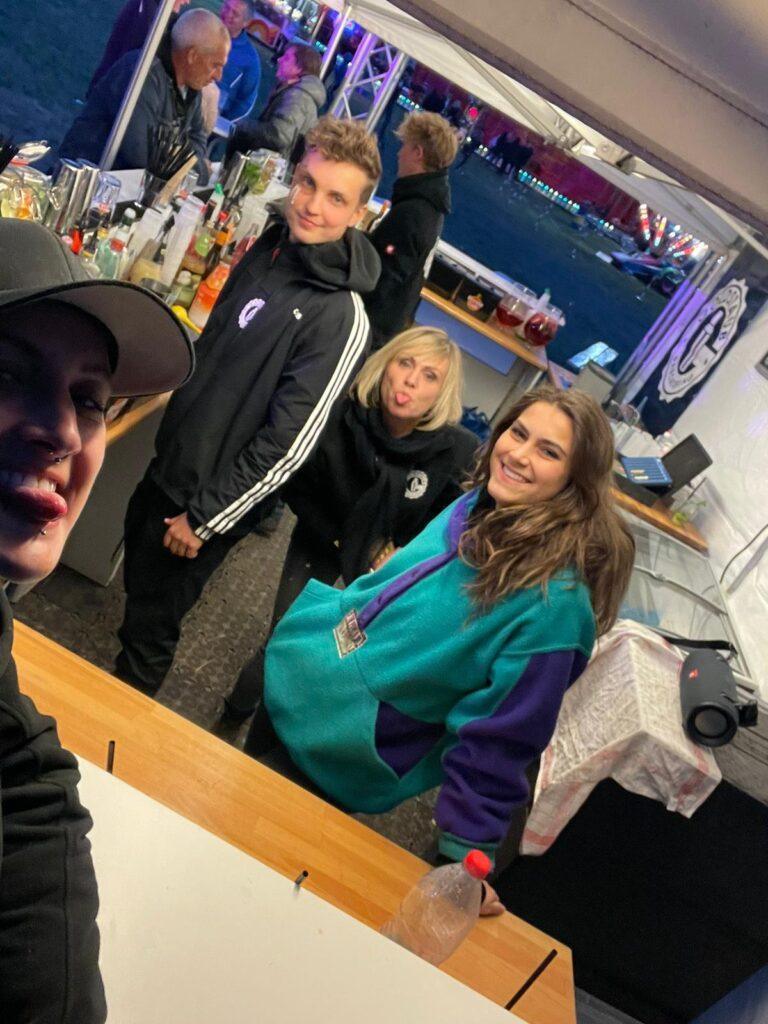 gute Freunde auf Event